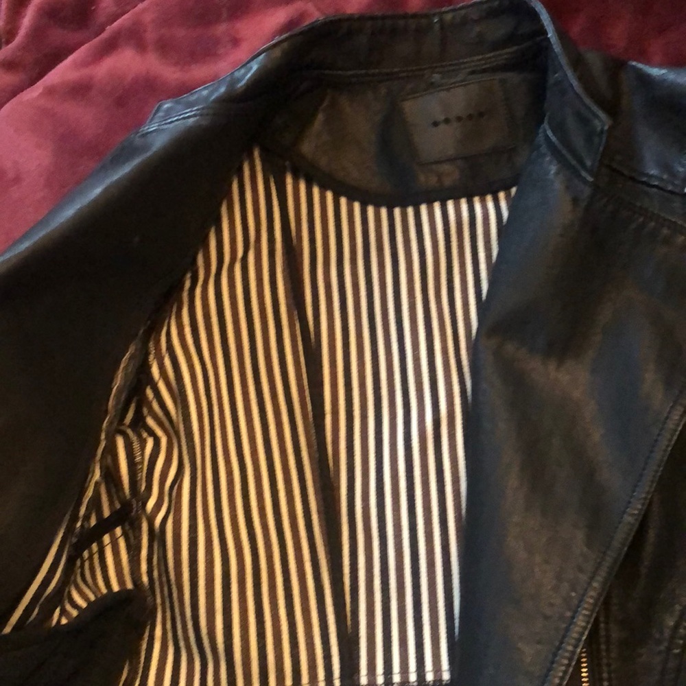 Leather jacket - Picture 2 of 3